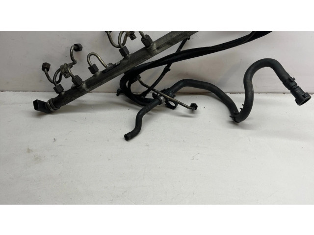 Vstřikovací lišta 7788679   BMW 5 E60 E61  pro naftový motor 3.0  