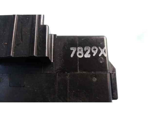 Ручка стеклоочистителей 3731062JB1   Suzuki Swift