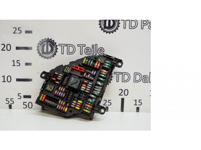 Блок предохранителей 9234423   BMW 5 F10 F11    