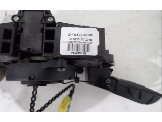 Подрулевой шлейф SRS 255672302R   Dacia Sandero