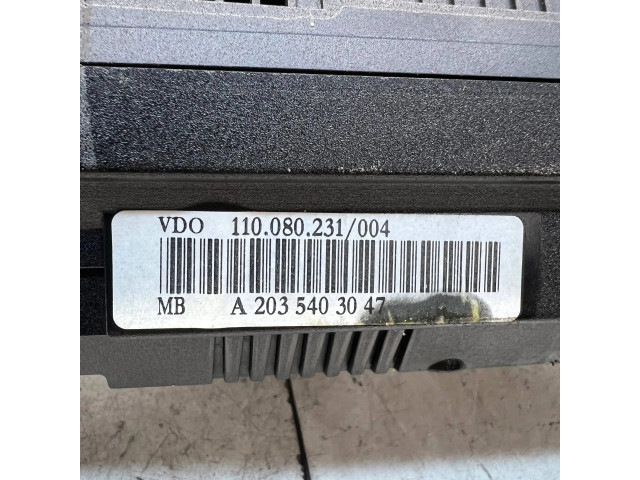 Přístrojová deska  Mercedes-Benz C W203 2004 A2035403047, 110080231  