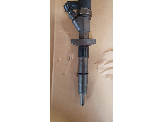 Vstřikovač 0445110087, 8200101135   Renault Trafic II (X83)  pro naftový motor 2.5  