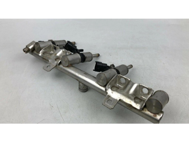 Vstřikovač 7592426   BMW 1 F20 F21  pro benzínový motor 1.6  