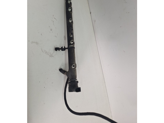 Vstřikovací lišta A61107003, A6110780449   Mercedes-Benz Vito Viano W639     