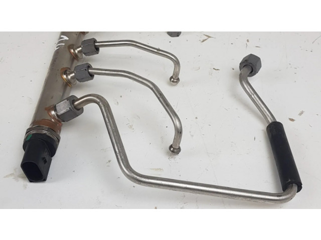 Vstřikovací lišta 7585411   BMW Z4 E89  pro benzínový motor 2.5  