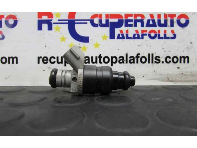 Форсунка MR988977    Mitsubishi Colt CZ3   