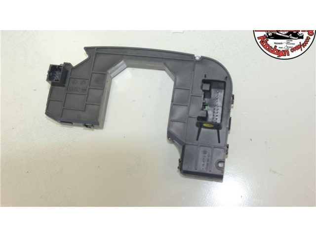 Топливная рампа 4E0953549A   Audi A8 S8 D3 4E  