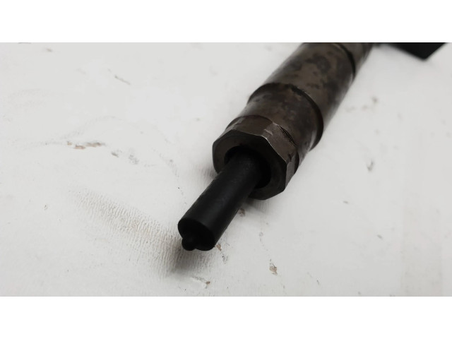 Vstřikovač 7797877   BMW 1 E82 E88  pro naftový motor 2.0 N47d20 