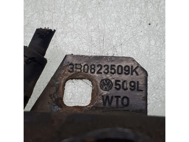 Замок капота 3B0823509K   Volkswagen PASSAT B5