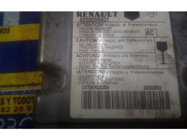 Блок управления надувных подушек 8200098401   Renault Kangoo I