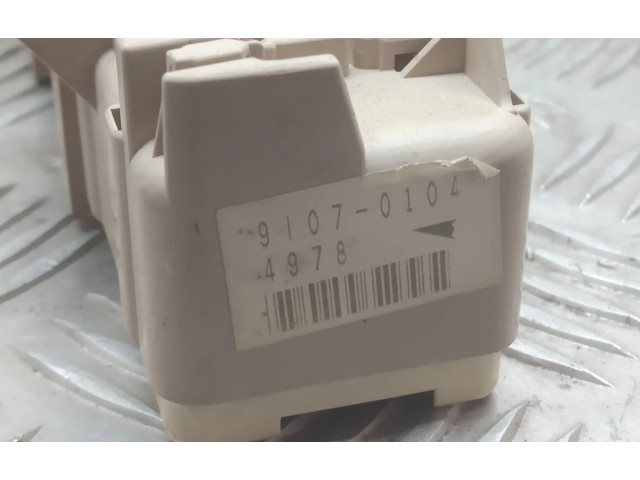 Блок предохранителей 91070104   Mazda 626    