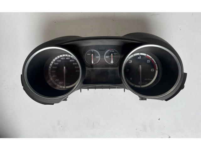 Přístrojová deska  Alfa Romeo Giulietta 2012 50531202, 001395  