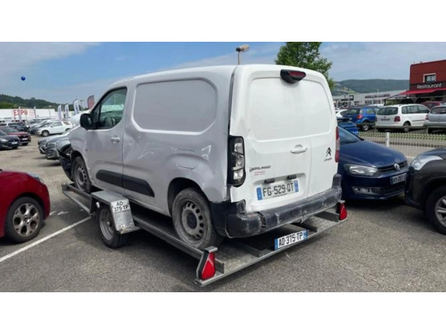 Блок предохранителей  9804681780   Citroen Berlingo    