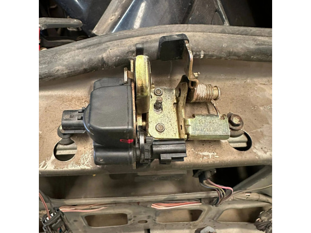 Замок багажника 357AGA    Jeep Cherokee III KJ 2001-2008 года