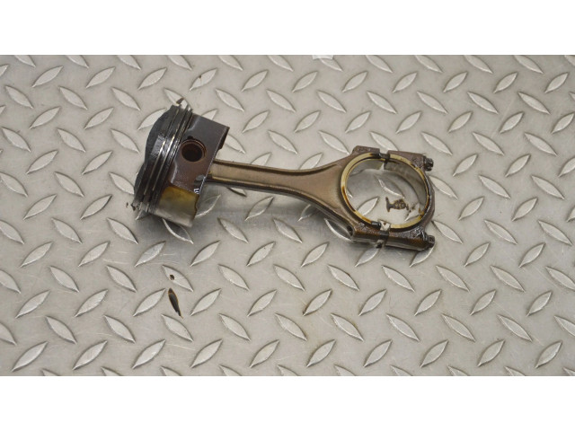 Píst 06EA   Audi A6 S6 C6 4F    AUK 