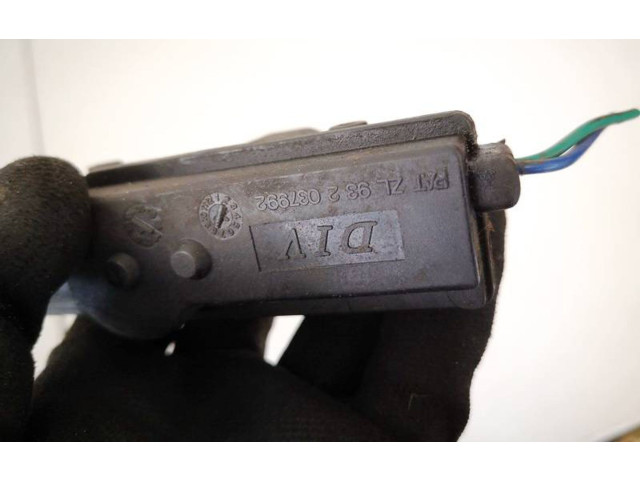 Двигатель центрально замка 932037992, 932037992   Opel Astra F       
