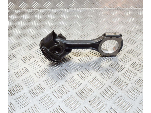 Píst A6510301917, A6510300020   Mercedes-Benz C W205    OM 654.920 