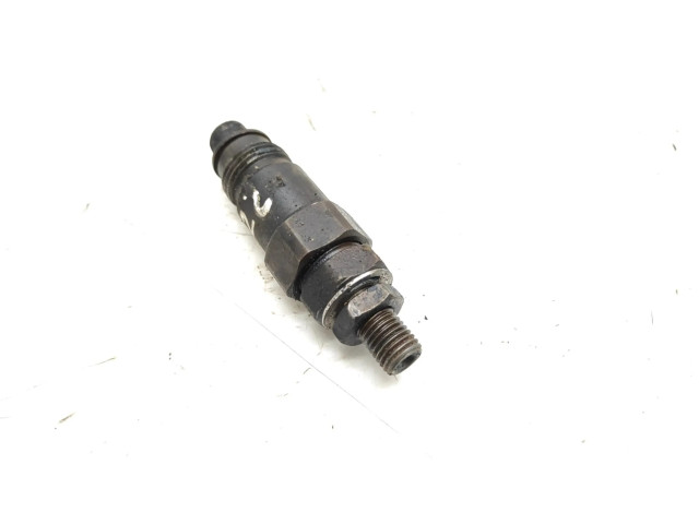 Vstřikovač 711530, 711530361   Mazda B series UF  pro naftový motor 2.2 R2 