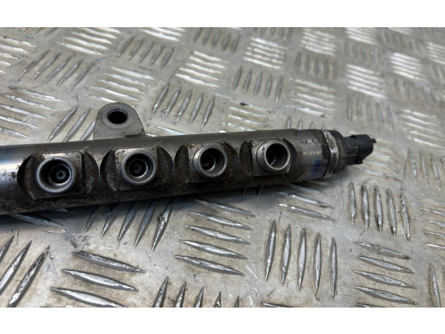 Vstřikovací lišta 30777759, 0445215025   Volvo S60    D5244T11 