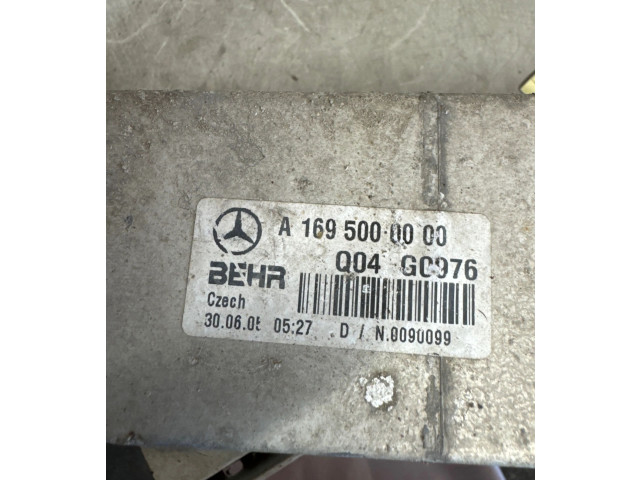 Радиатор интеркулера A1695000000, 0090099    Mercedes-Benz A W169   