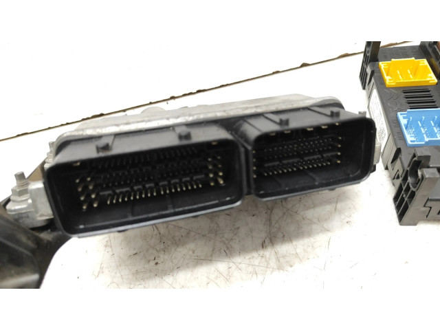 Комплект блоков управления 9818035080, 9831983280   Peugeot Traveller