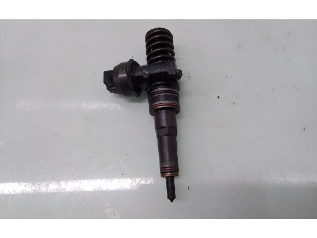 Vstřikovač 038130073AK   Volkswagen Sharan     