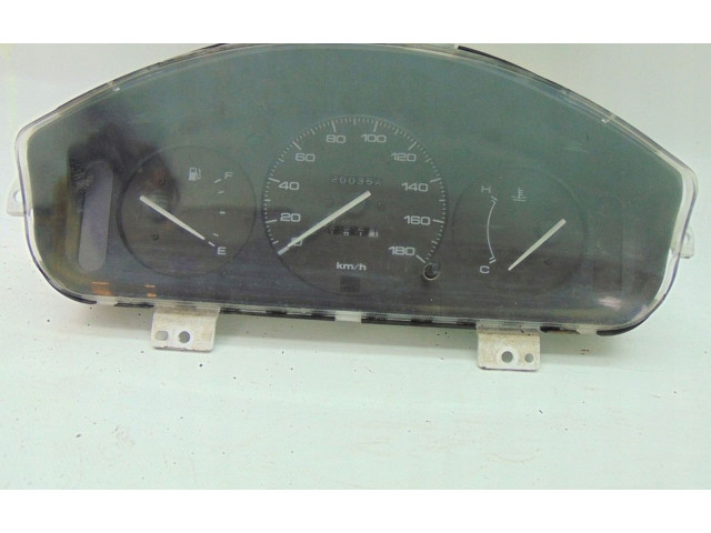Přístrojová deska  Mazda Demio 2002 DC22218500  