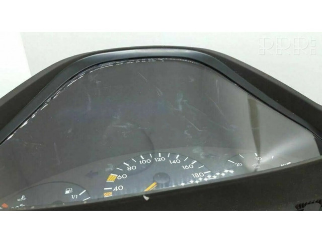 Přístrojová deska  Mercedes-Benz E W210 2001 2105400311  