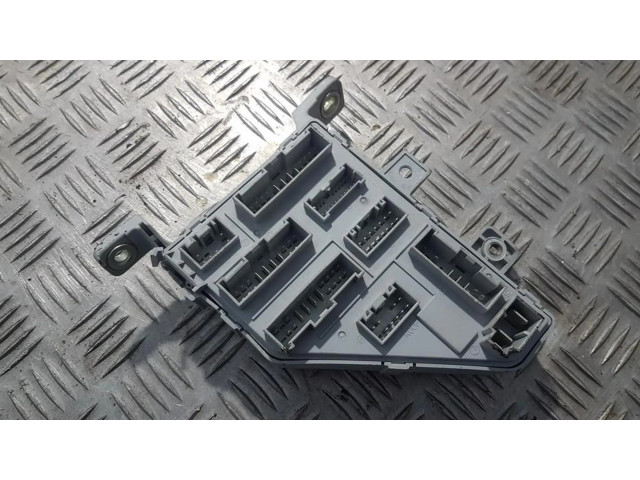 Блок предохранителей  911102e501, 91110-2e501   Hyundai Tucson JM    