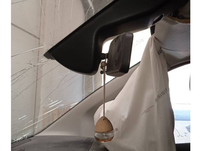 Zpětné zrcátko  Peugeot Rifter 2019    