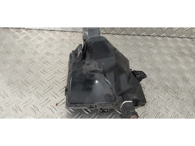   Pojistková skříňka 821110U020D, 8266252800   Toyota Yaris 2013
