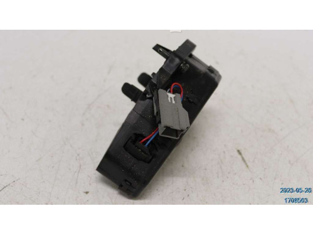 Замок багажника 31440645    Volvo XC60 2009 - 2013 года