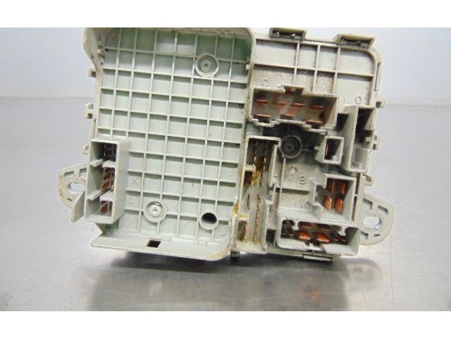 Блок предохранителей YWC104500, 52010268D   Rover 25    