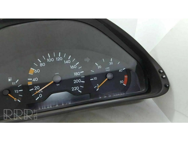 Přístrojová deska  Mercedes-Benz E W210 2001 2105401248  