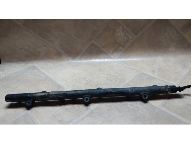 Vstřikovací lišta 0445216002, 000542   BMW 5 E39  pro naftový motor 2.5  