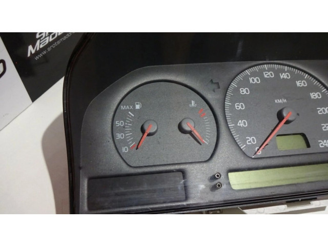 Přístrojová deska  Volvo S70  V70  V70 XC 1998 9472523  