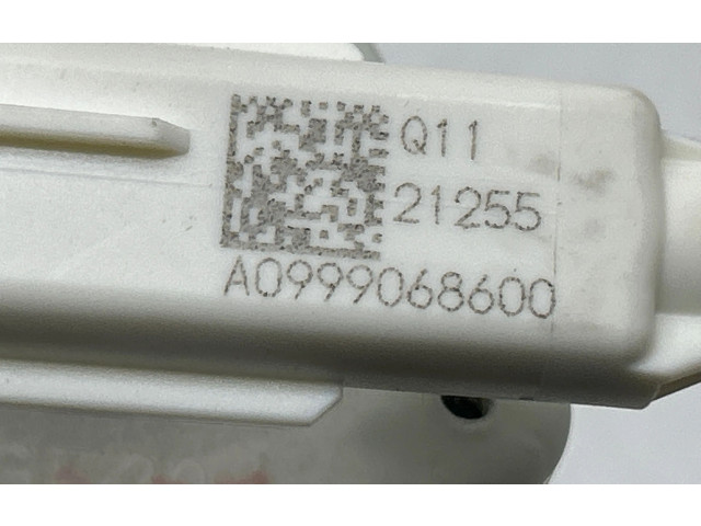 Zámek zadních dveří A0999068600, A0997400600   Mercedes-Benz EQC 2022