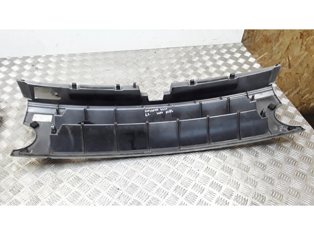 Передняя решётка Land Rover Discovery 3 - LR3 2005-2009 года dhb000274xxx      