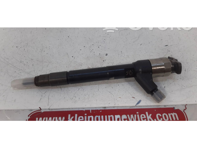 Vstřikovač 55570012, 821035   Opel Zafira C    B16DTH 