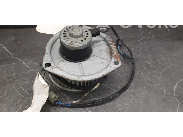 Вентилятор печки       Mazda 121 SM