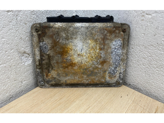 Řídící jednotka 038906013E, 28SA3434   Volkswagen Caddy 1997