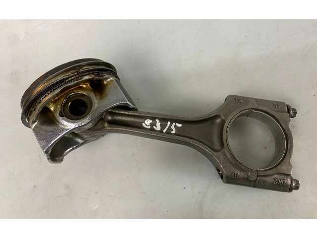 Píst 02606LJ1, 4202606LJ1   Audi A3 S3 8V    DNUE 