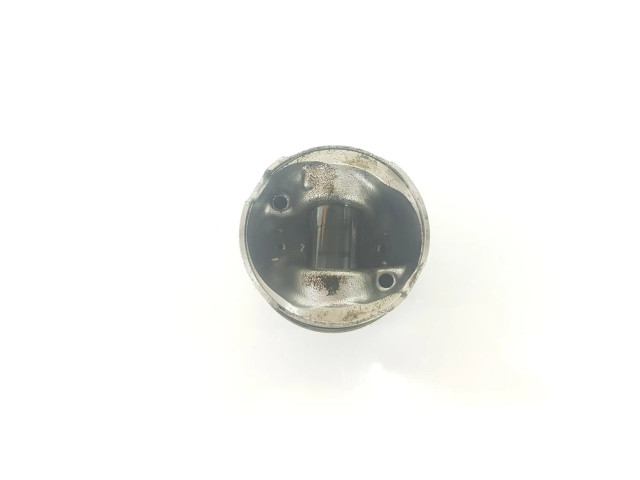 Píst 11258580515   BMW 5 F10 F11   2.0  