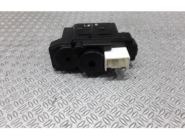 Дисплей    8395028112   Toyota Previa (XR30, XR40) II