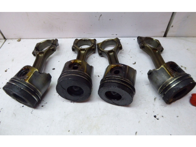  Поршень с шатуном F9Q820 77014748841295  Renault Espace -  Grand espace IV  