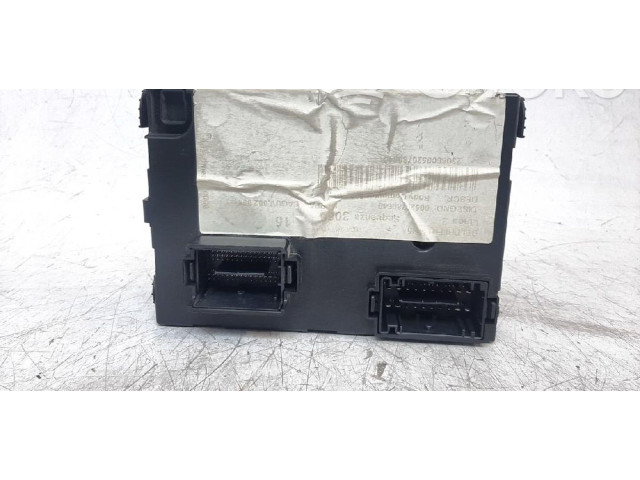 Блок предохранителей 520780640   Jeep Renegade    