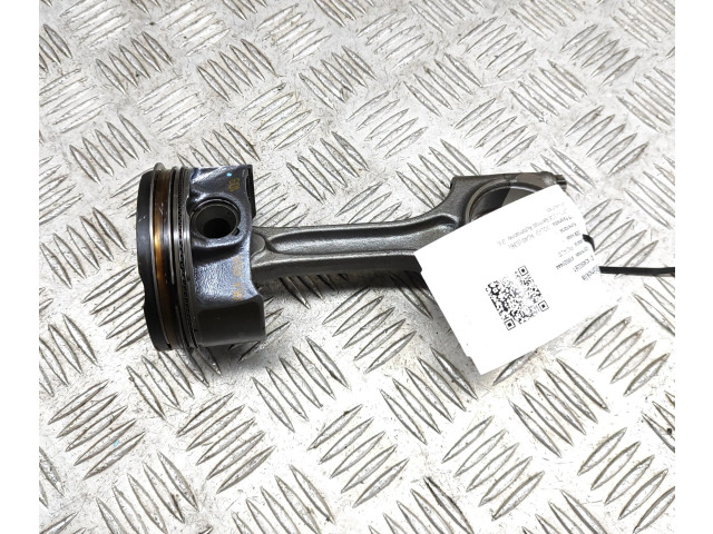 Píst 32213692, 31401957   Volvo XC40     