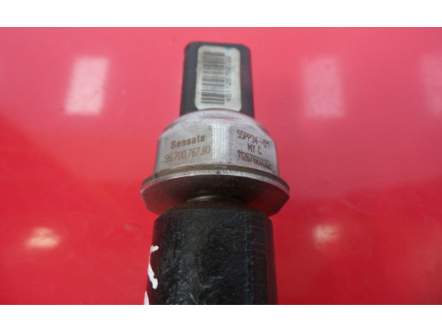 Vstřikovací lišta 968529758002, 28497Z01   Volvo V40     