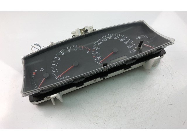 Přístrojová deska  Toyota Corolla E120 E130 2003 8380002800  
