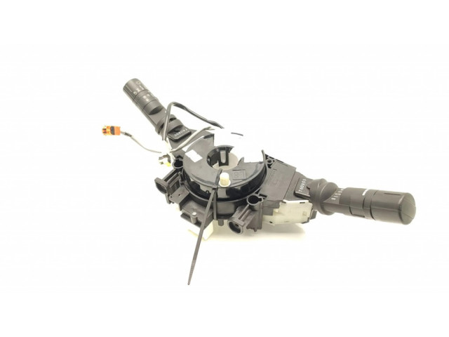 Подрулевой переключатель 25560-JD003   Nissan Qashqai